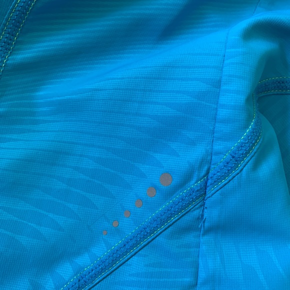 Champion blue and lime light spring windbreaker - Picture 4 of 6